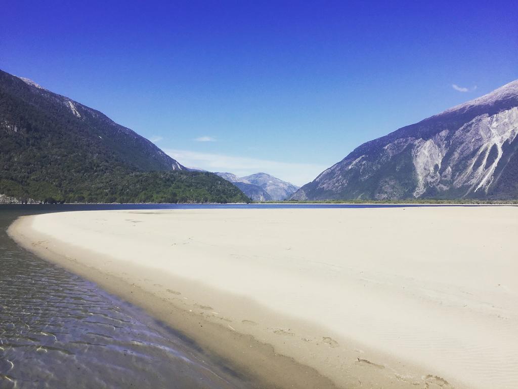 فيلا Yelcho En La Patagonia Chaitén المظهر الخارجي الصورة
